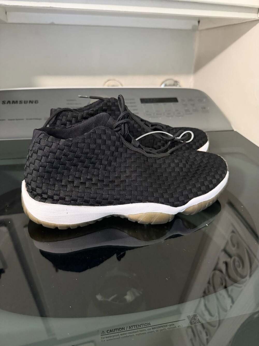 Jordan Future Size 8 Black Gum